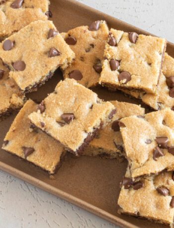 Classic chocolate chip cookie bars
