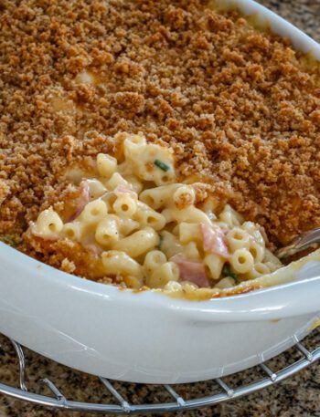 macaroni and cheese with salmon and breadcrumb topping