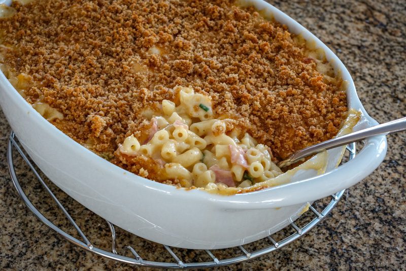 macaroni and cheese with salmon and breadcrumb topping