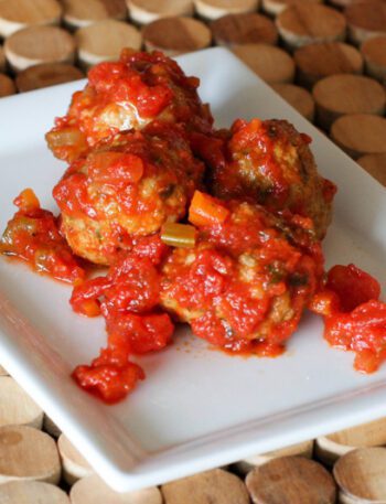 Italian meatballs bolognese