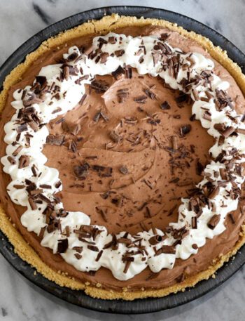 chocolate cheesecake, no bake, in pie pan