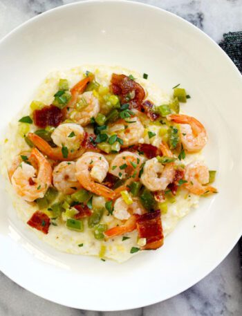 garlic cheese grits with shrimp and bacon